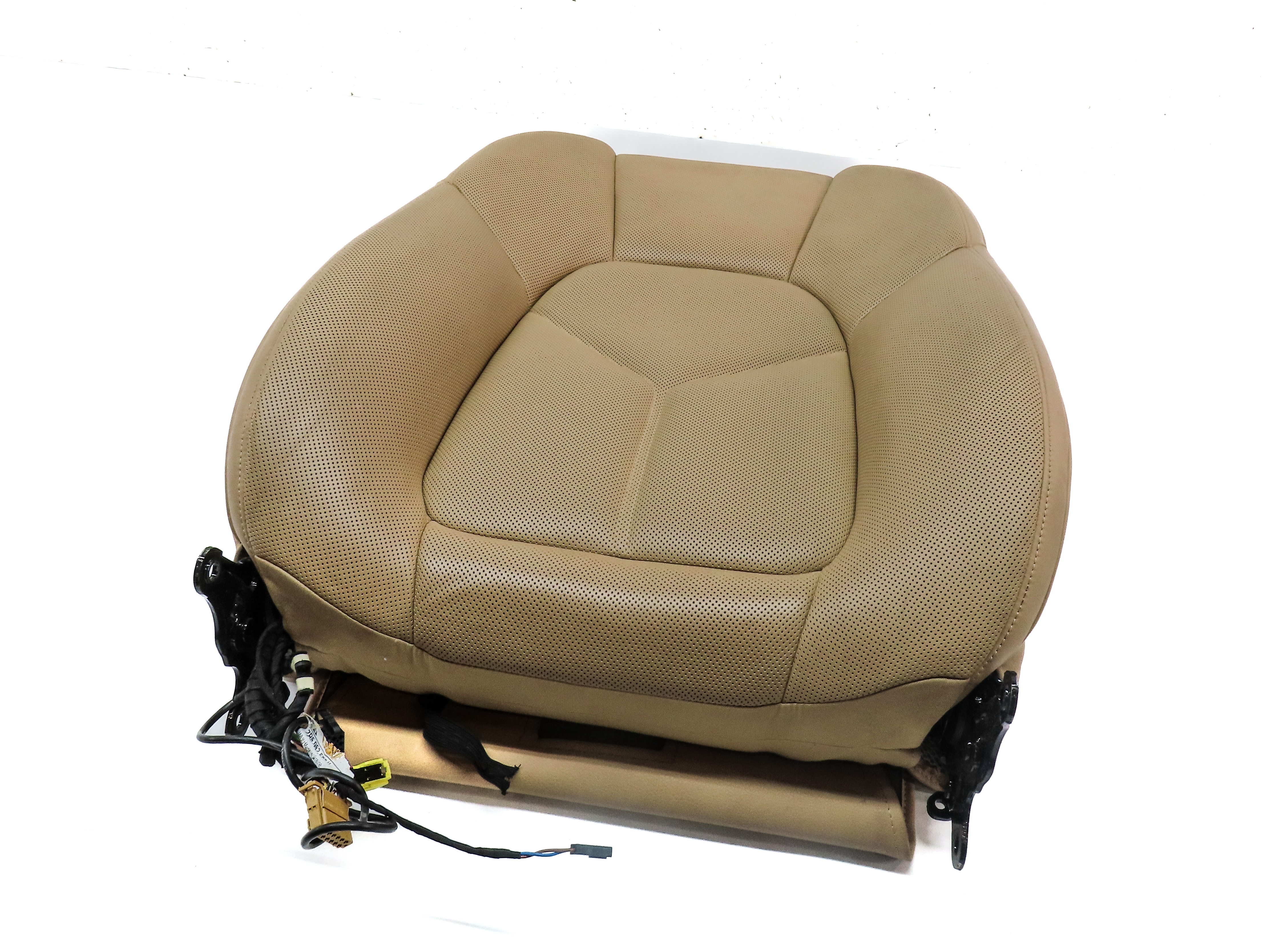 2011 PORSCHE CAYENNE (958) FRONT RIGHT UPPER HEAT VENT SEAT CUSHION (Beige) — exact item pictured